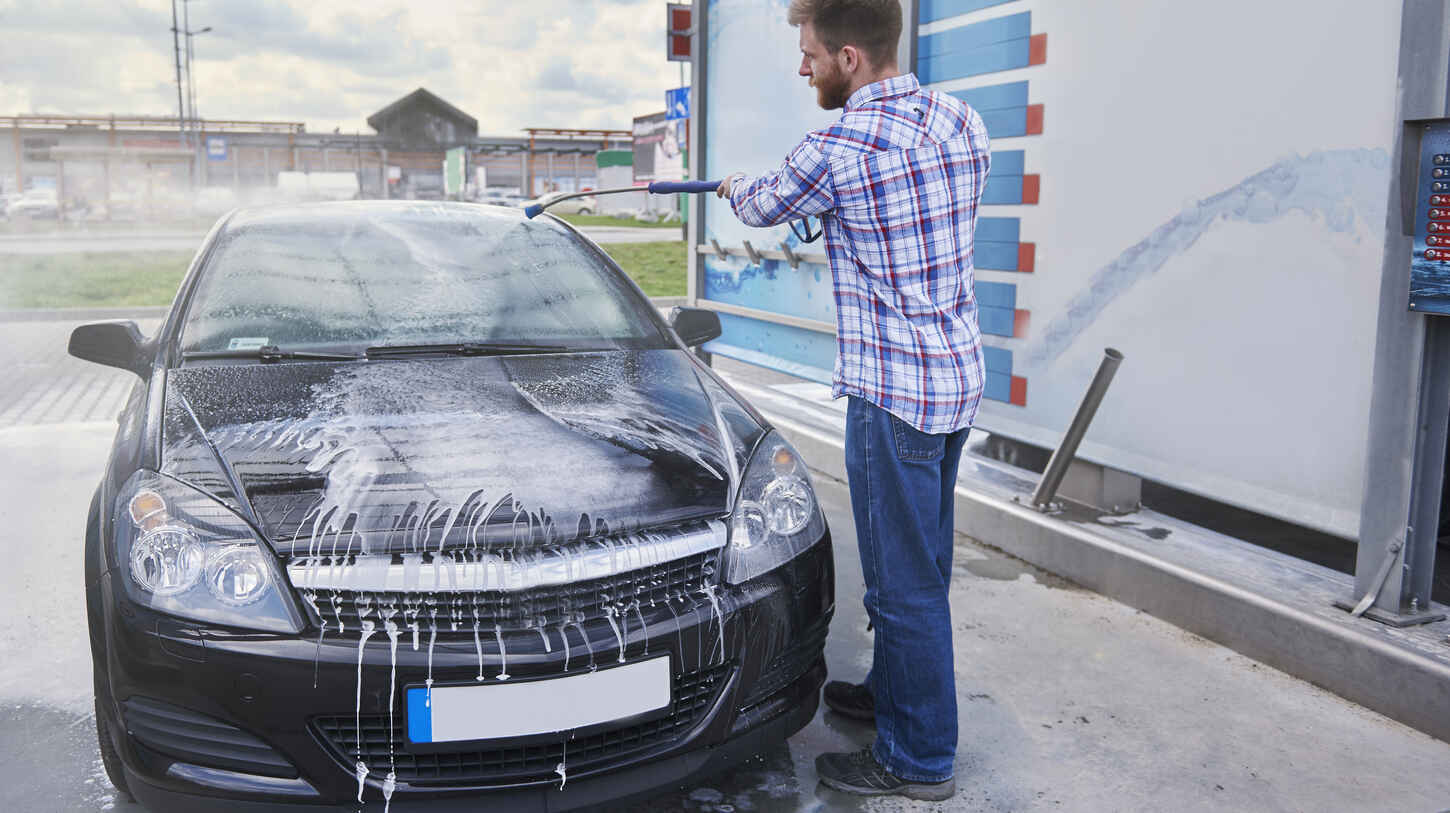 Autopflege Ratgeber – 5 Tipps für makellosen Fahrzeugwert